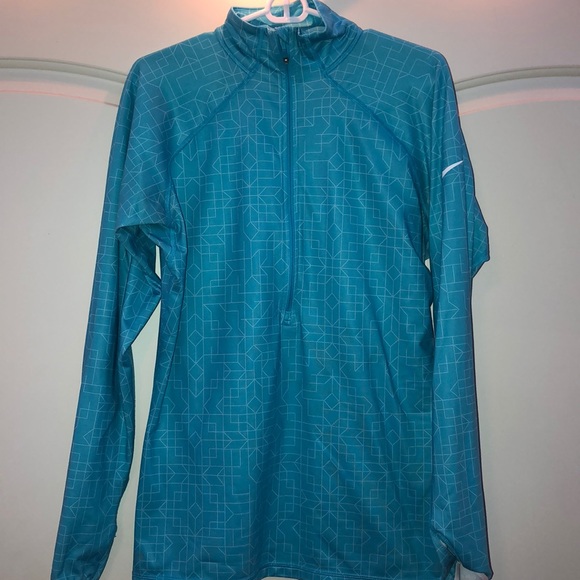 Nearly brand new Nike quarter zip - Picture 1 of 1